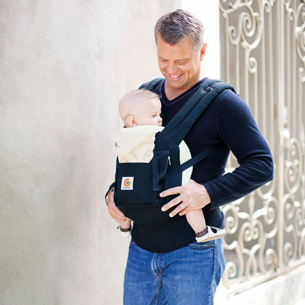 Ergobaby - Original Carrier Black / Camel frontal carrier.